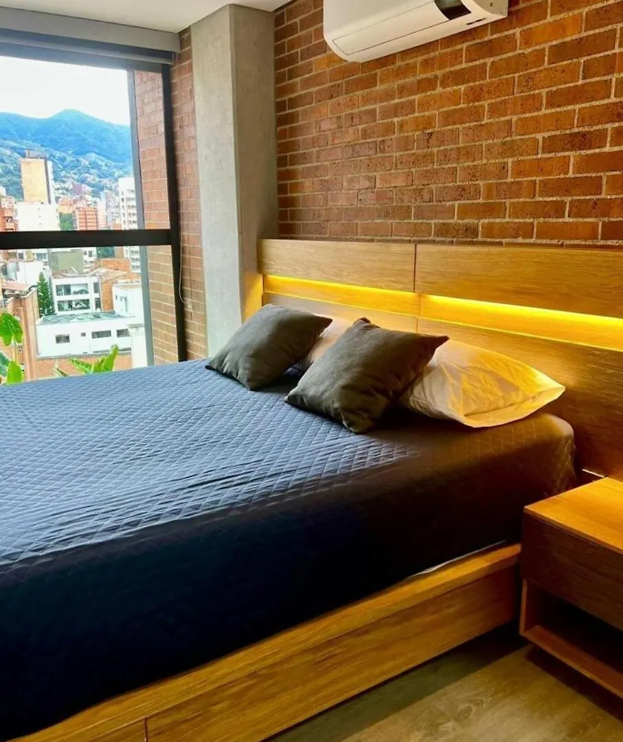 1 Bed Apt W Ac In Laureles Medellín