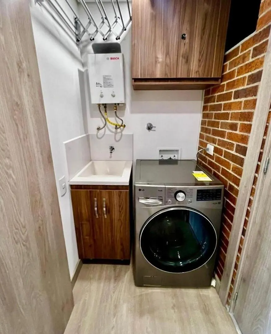 1 Bed Apt W Ac In Laureles Medellín Apartmán