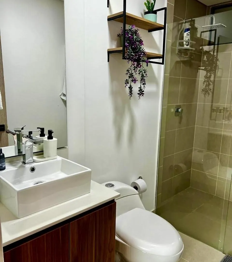 1 Bed Apt W Ac In Laureles Medellín Apartamento